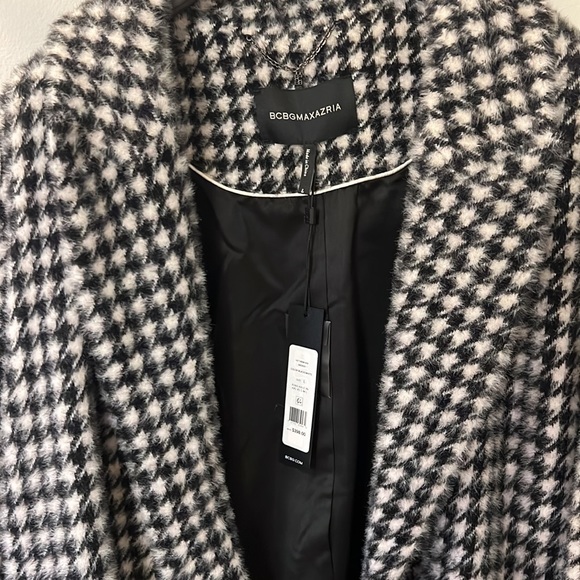 Brand new never worn BCBGMaxazria coat in size large. Black and white pattern - Picture 2 of 5